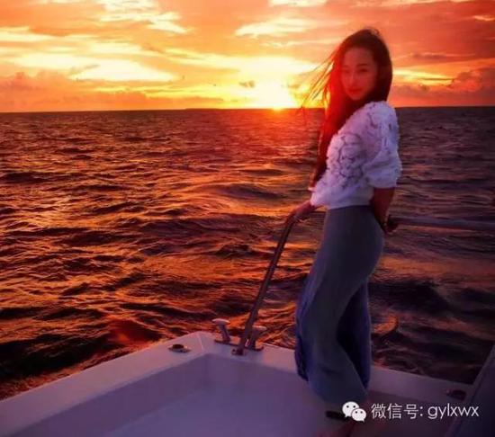明星旅行糗事一籮筐 總有一個(gè)萌到你！