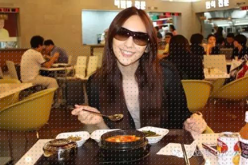 明星旅行糗事一籮筐 總有一個(gè)萌到你！