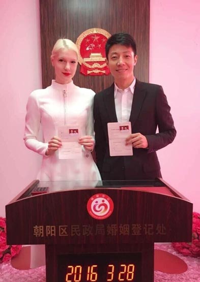 曝撒貝寧與加拿大籍女友領證結(jié)婚