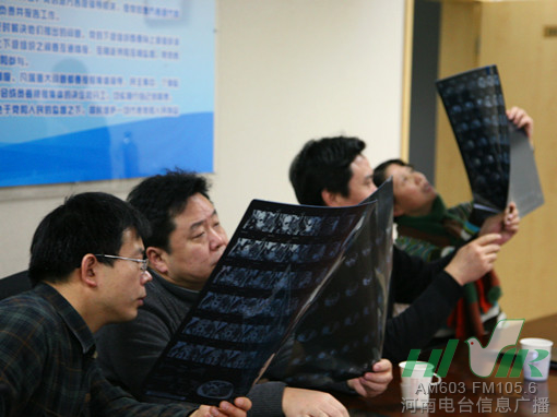 節(jié)目前，會診已經(jīng)開始
