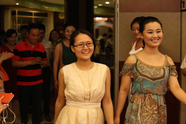 教育廣播主持人登臺(tái)：子楊、悠揚(yáng)