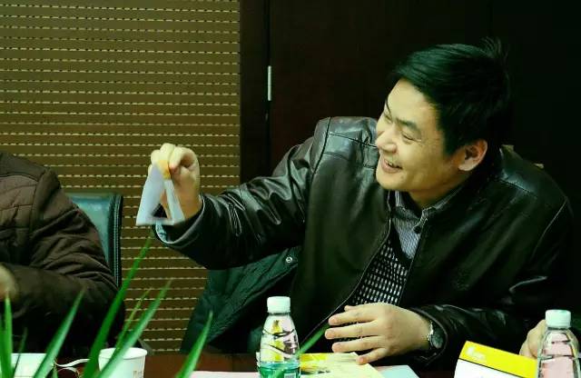 孫躍青 鄭州市公交公司車長，首屆河南十大影響力公職人員獲獎?wù)? oldsrc=