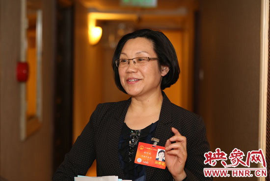 全國人大代表、商丘市實(shí)驗(yàn)小學(xué)校長高阿莉做客映象網(wǎng)兩會微視。