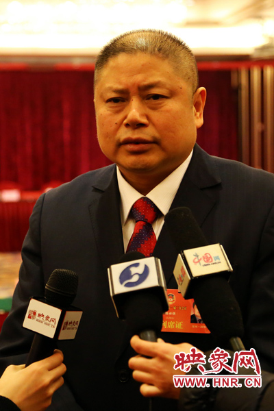 全國(guó)政協(xié)委員，河南弘昌集團(tuán)、信陽(yáng)毛尖集團(tuán)董事長(zhǎng)陳世強(qiáng)