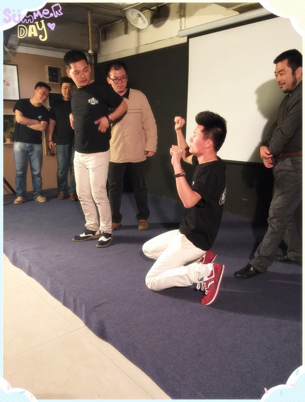 難度增加，連動作都由觀眾設(shè)定~行軍打仗中，路飛是有多怕死？