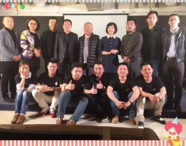 逗比的姑娘小伙兒也可以好好拍照哦！