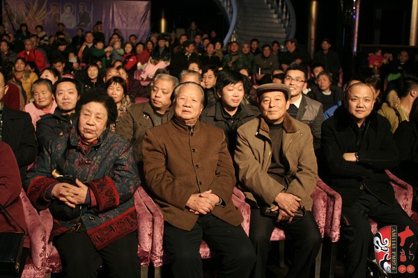 著名豫劇表演藝術(shù)家、小生之帝王素君  著名豫劇表演藝術(shù)家、唐派傳人賈廷聚、楊志禮