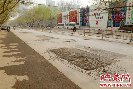 南陽(yáng)路因?yàn)榈罔F將要施工而暫緩大修。