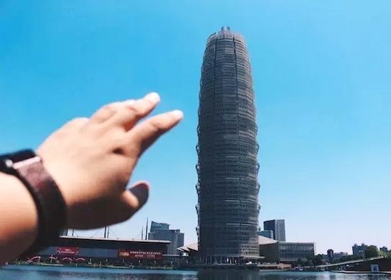 鄭州的新高度，鄭州會(huì)展賓館，高280米。