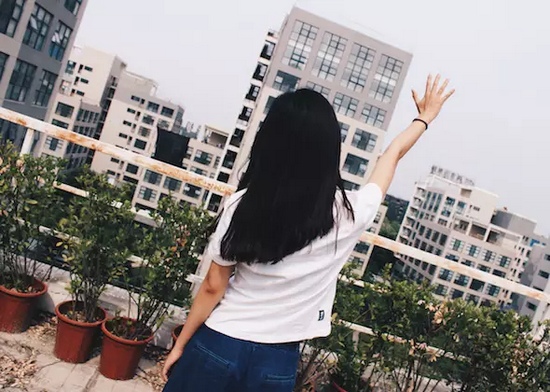 你問我要去向何方，我指向天空的方向。