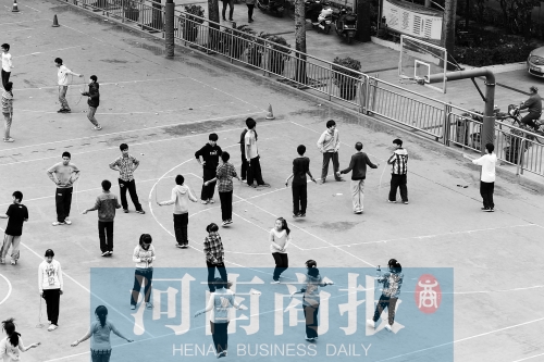 有學(xué)校擔(dān)心，個(gè)人進(jìn)校園鍛煉，安全隱患大