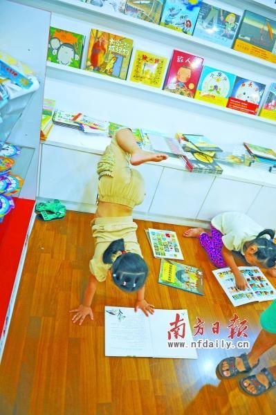 　由于有的孩子自控力差，造成圖書損壞。 南方日?qǐng)?bào)記者 王云攝