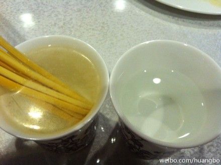 圖片來自黃渤、河北李虎微博