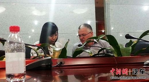 車主提供在維權(quán)過程中接觸德國技術(shù)人員的照片。