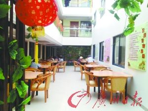 某酒店式養(yǎng)老院的開放餐廳。羅樺琳/圖