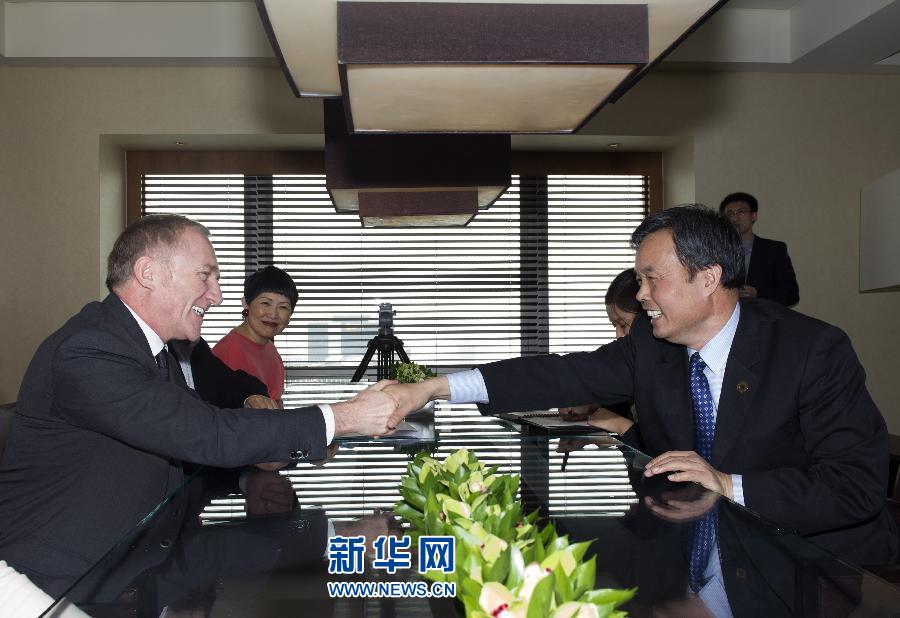 4月26日，國(guó)家文物局副局長(zhǎng)宋新潮代表中方向法國(guó)有關(guān)方面負(fù)責(zé)人表示感謝。當(dāng)日，法國(guó)皮諾家族在北京宣布