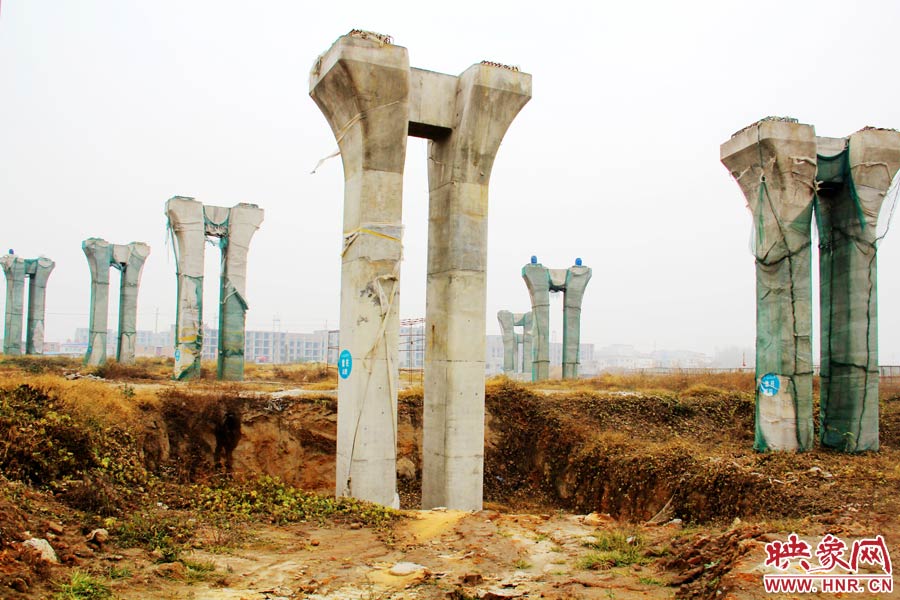 相關(guān)負(fù)責(zé)人也對(duì)外表示，投資15個(gè)億的項(xiàng)目，實(shí)際到賬的只有6000多萬元，所以工程被迫停下。