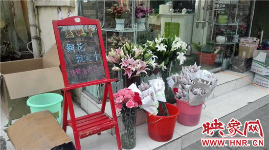 玫瑰、氣球翻倍漲價
