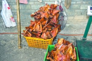 警方現(xiàn)場(chǎng)查獲的Y臘肉。