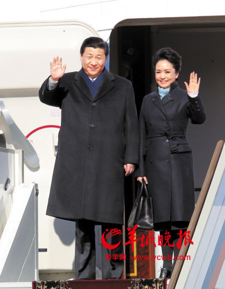 國家主席習(xí)近平首次出訪俄羅斯，夫人彭麗媛陪同。