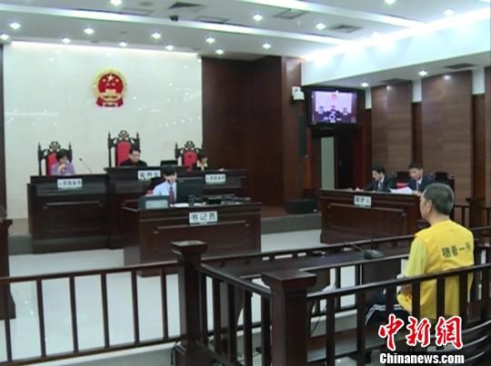 庭審中。 陳啟任 攝