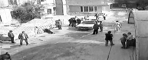 警車視而不見。（視頻截圖）
