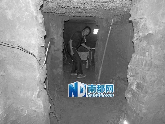 昨日，工人在地宮內(nèi)。CFP圖片