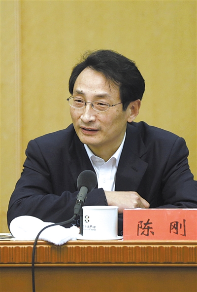 昨日，北京市人大代表、北京市副市長(zhǎng)陳剛參與豐臺(tái)團(tuán)小組討論。 新京報(bào)記者 浦峰 攝
