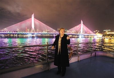 2012年2月3日，德國(guó)總理默克爾夜游廣州。