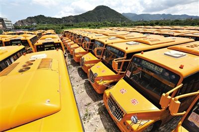 8月28日，浙江溫嶺，擱置農(nóng)村近1年的校車(chē)。