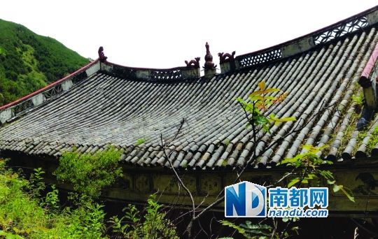 　照光寺在致歉微博中稱，該寺位于蒼山之上，年久失修，且沒有防火通道。