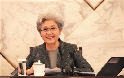 3月4日，十二屆全國(guó)人大三次會(huì)議在人民大會(huì)堂舉行新聞發(fā)布會(huì)，大會(huì)發(fā)言人傅瑩回答中外記者的提問。