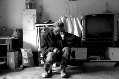 今年73歲的錢智遠(yuǎn)說起女兒錢仁鳳不禁老淚縱橫。