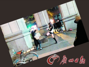 “保時捷女孩”踢腿救人。