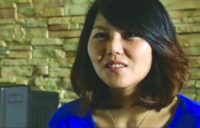 靳冰發(fā)現(xiàn)自己和杜家女兒長得很像。