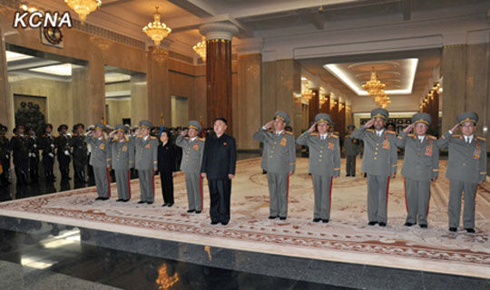 金正恩來到錦繡山太陽宮。圖片來源：朝中社
