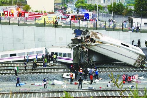 當(dāng)?shù)貢r間24日晚，西班牙一列火車在圣地亞哥-德孔波斯特拉附近脫軌，造成至少78人死亡、上百人受傷。