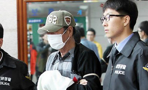 資料圖片：韓國檢方和警方聯(lián)合調(diào)查本部15日對“世越”號客輪的15名船員進行逮捕起訴。