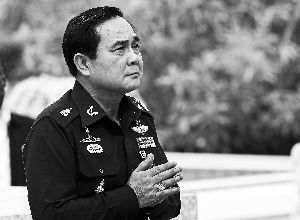 8月21日，巴育在泰國春武里府出席軍方活動。 新華社發(fā)