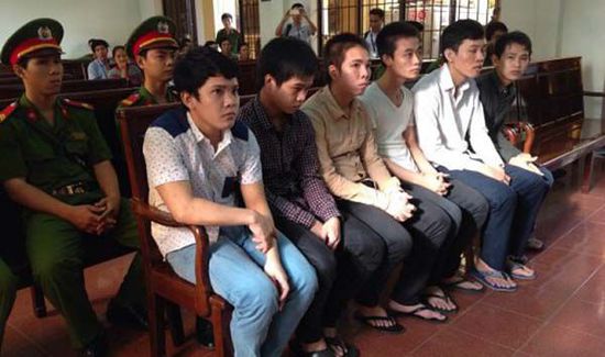 　12月3日，越南邊和市人民法院判處參與反華騷亂的6名罪犯1年至2年6個(gè)月不等的有期徒刑。