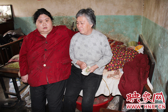 鄭州市民爭(zhēng)相購買“過期榨菜” 幫貧困母女渡過難關(guān)