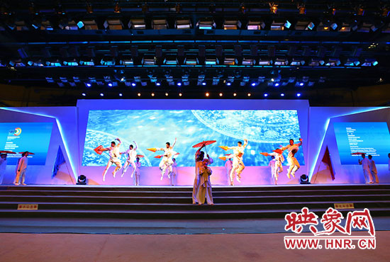 現(xiàn)場(chǎng)表演。