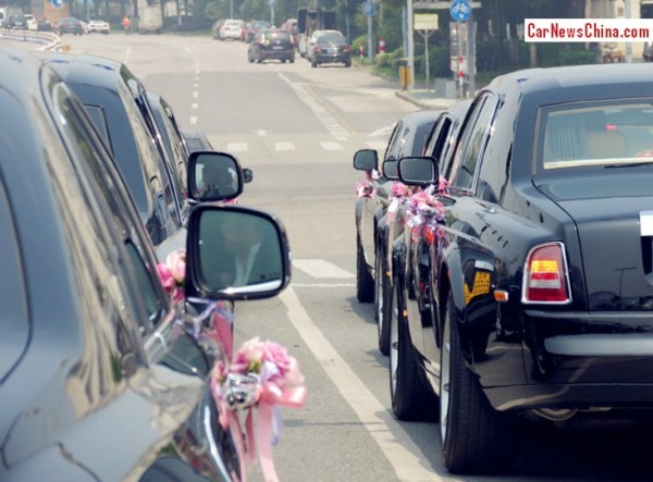 最貴婚車(chē)總價(jià)超1億 處女新娘真容首現(xiàn)