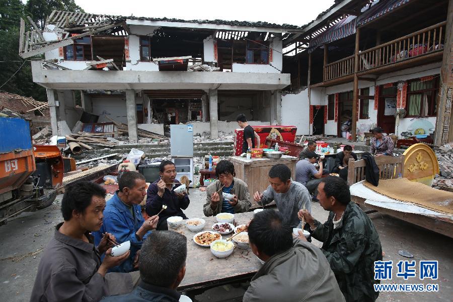直擊震區(qū)：生活，依然在繼續(xù)