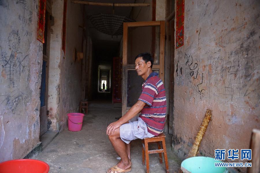 農(nóng)場棚戶區(qū)的最后留守家庭：留下的是回憶，迎來的是幸福