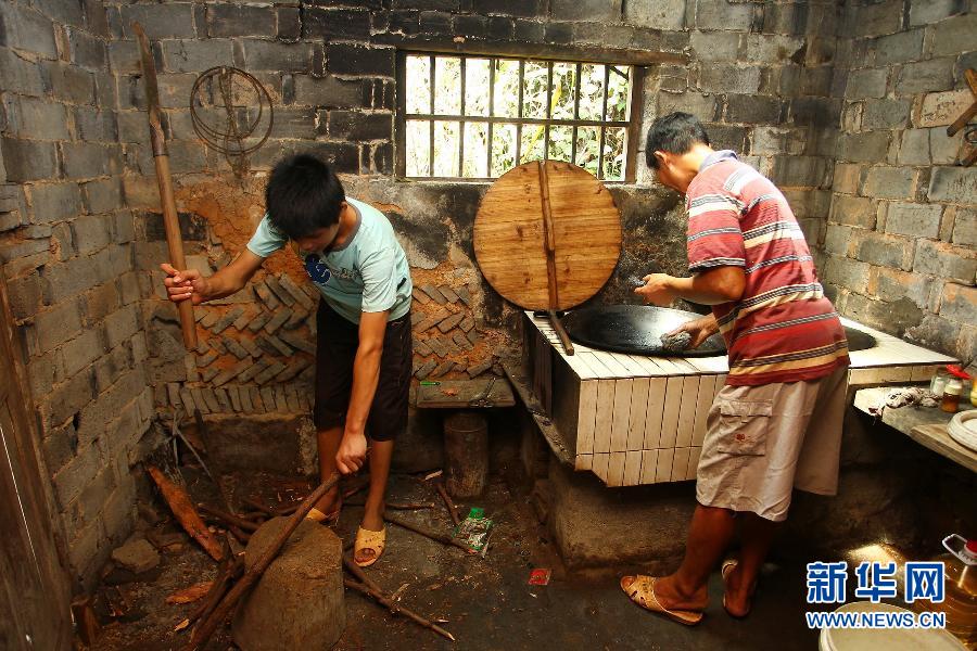 農(nóng)場棚戶區(qū)的最后留守家庭：留下的是回憶，迎來的是幸福
