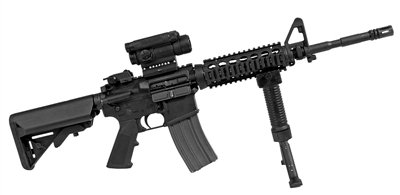 M4 卡賓槍，戰(zhàn)斗全重：3.4公斤，最大有效射程：600米，全槍長：840mm，空槍重：2.88公斤