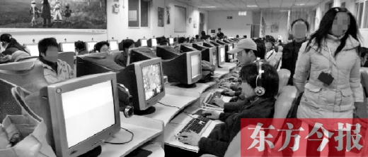 網(wǎng)吧早已成為年輕人的一個重要去處。18年過去了，河南人的生活與互聯(lián)網(wǎng)已經(jīng)密不可分