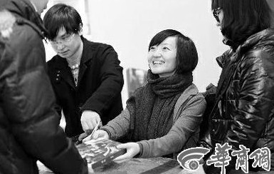 1月19日，柴靜在西安簽售新書《看見》時和讀者交流。