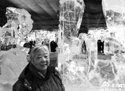 鄭淵潔為81歲母親所拍圖片。